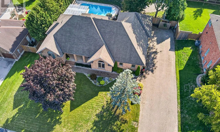 19 Woodland Drive