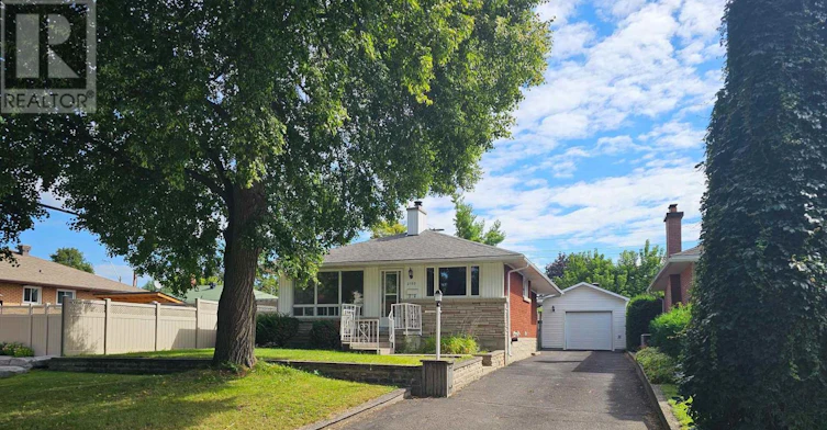 2150 Lemay Crescent, Ottawa, ON, K1G 2X4 - 2