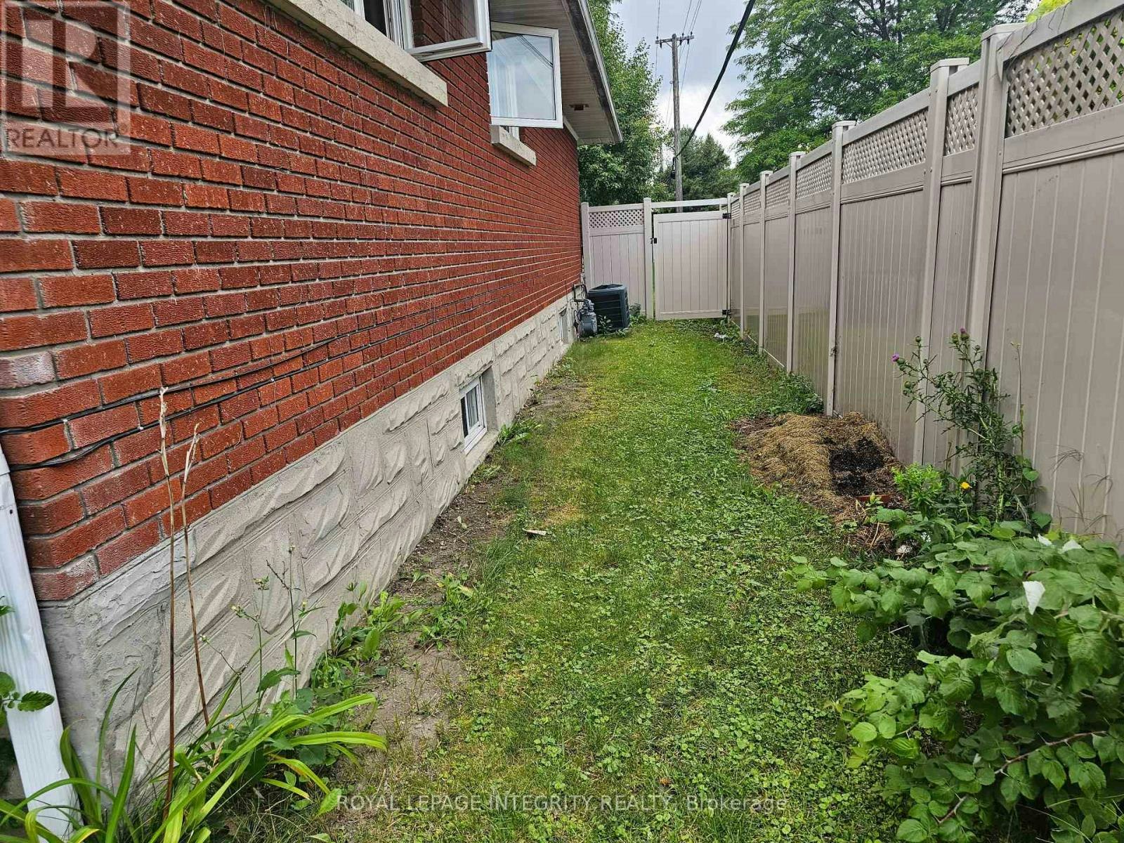 2150 Lemay Crescent, Ottawa, ON, K1G 2X4 - 4