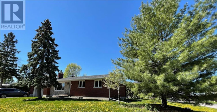 2 Indian Road, Ottawa, ON, K2G 1N4 - 2