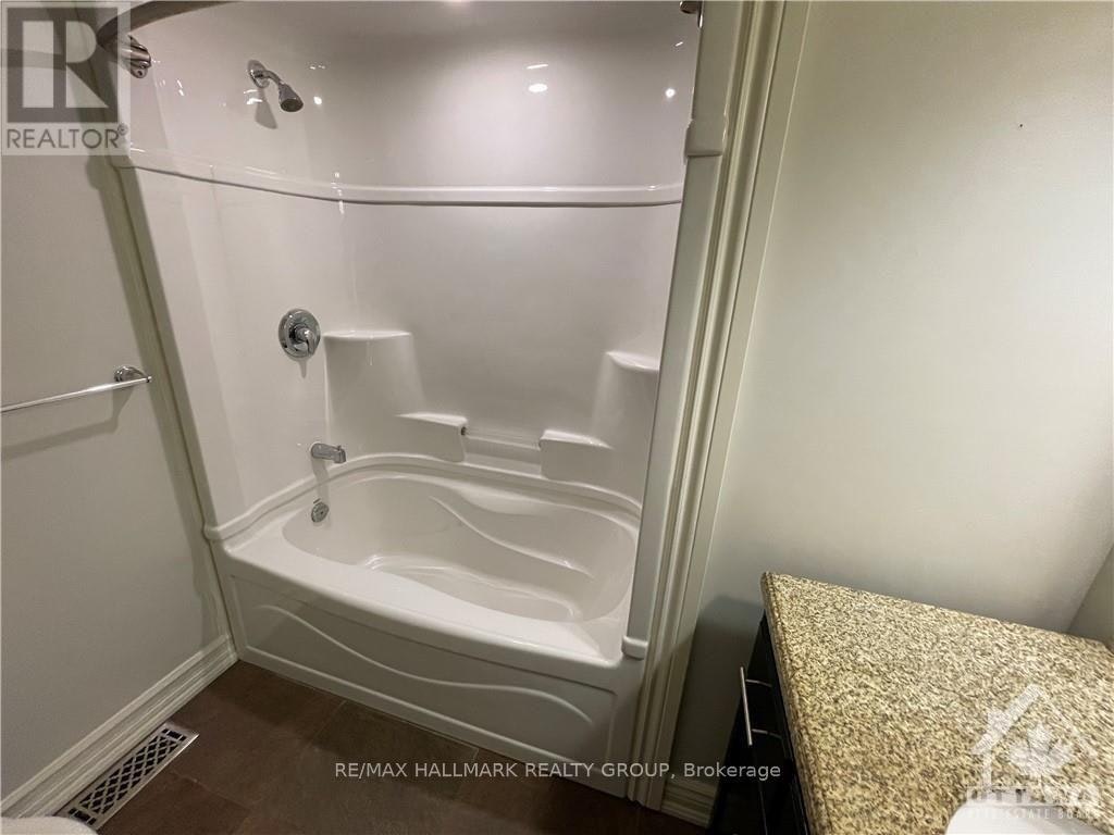 2 Indian Road, Ottawa, ON, K2G 1N4 - 9