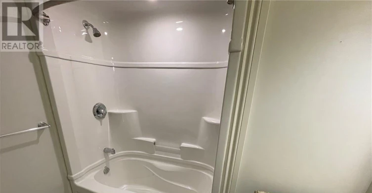 2 Indian Road, Ottawa, ON, K2G 1N4 - 9
