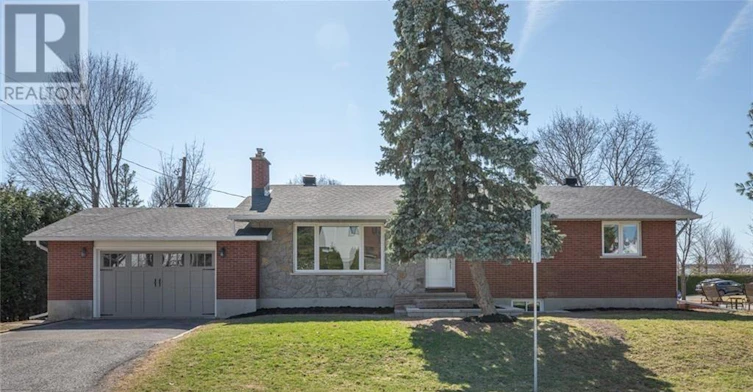 2 Indian Road, Ottawa, ON, K2G 1N4