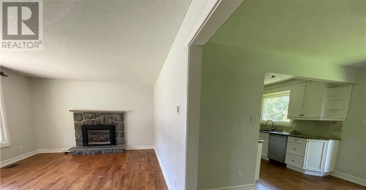 2 Indian Road, Ottawa, ON, K2G 1N4 - 3