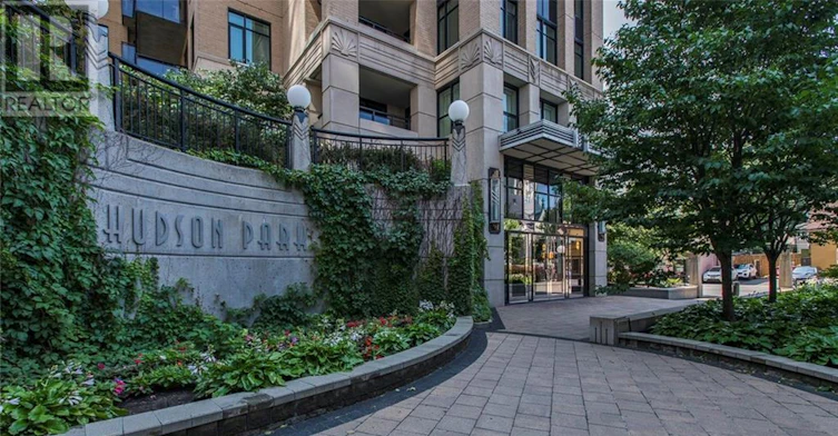 908-245 Kent Street, Ottawa, ON, K2P 0A5 - 4