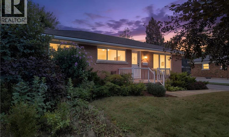 25 Wayne Drive