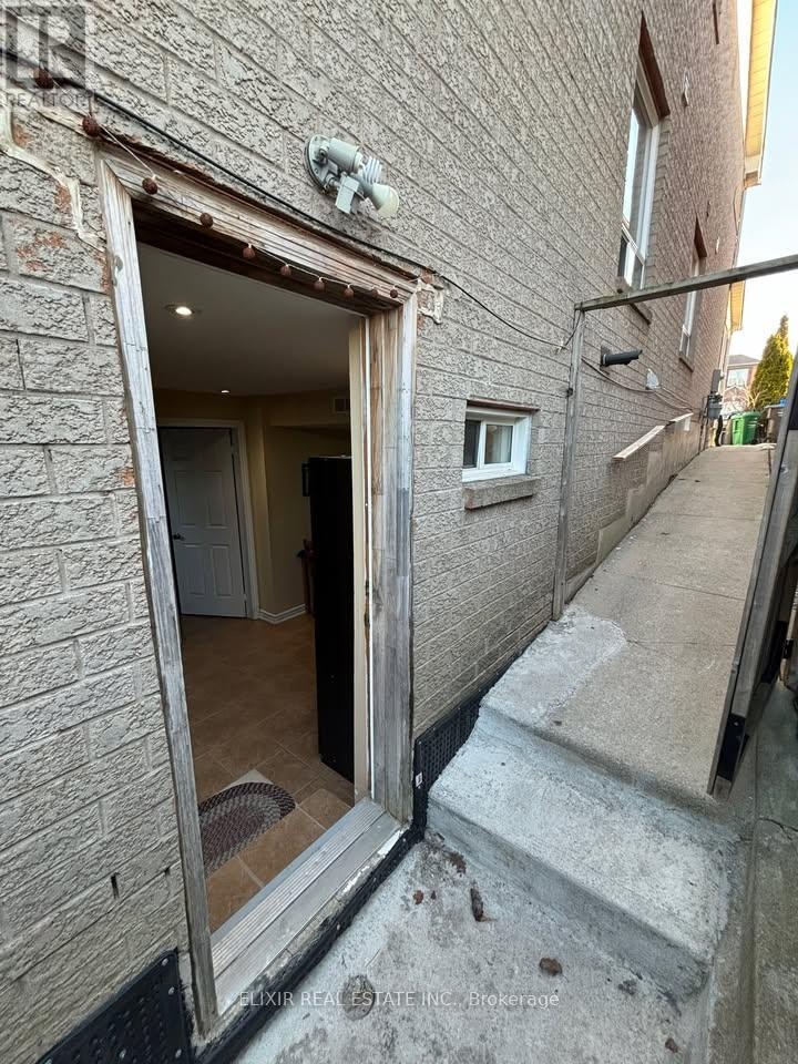 BASEMENT-4 Lonestar Crescent, Brampton, ON, L7A 2H9 - 2