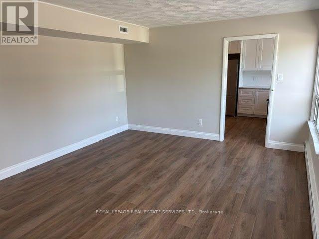 1-254 Kerr Street, Oakville, ON, L6K 3B2 - 7