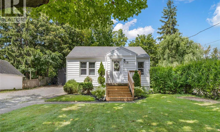 18 Cathcart Street East