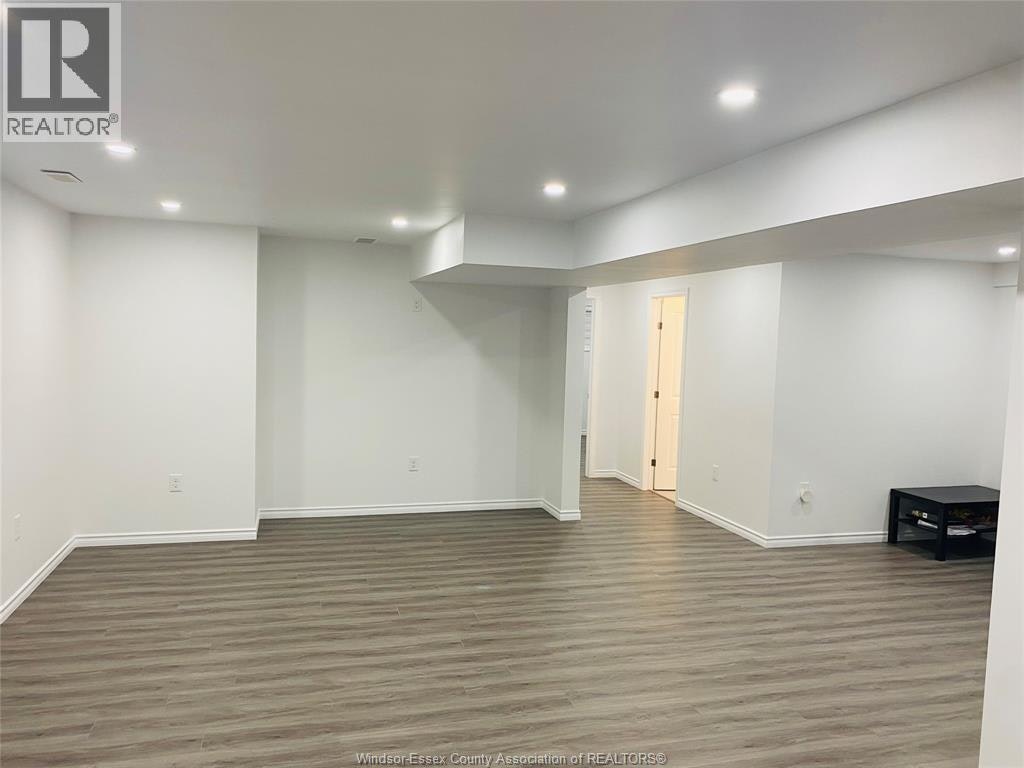 3145 Viola Crescent, Windsor, ON, N8N 0A1 - 27