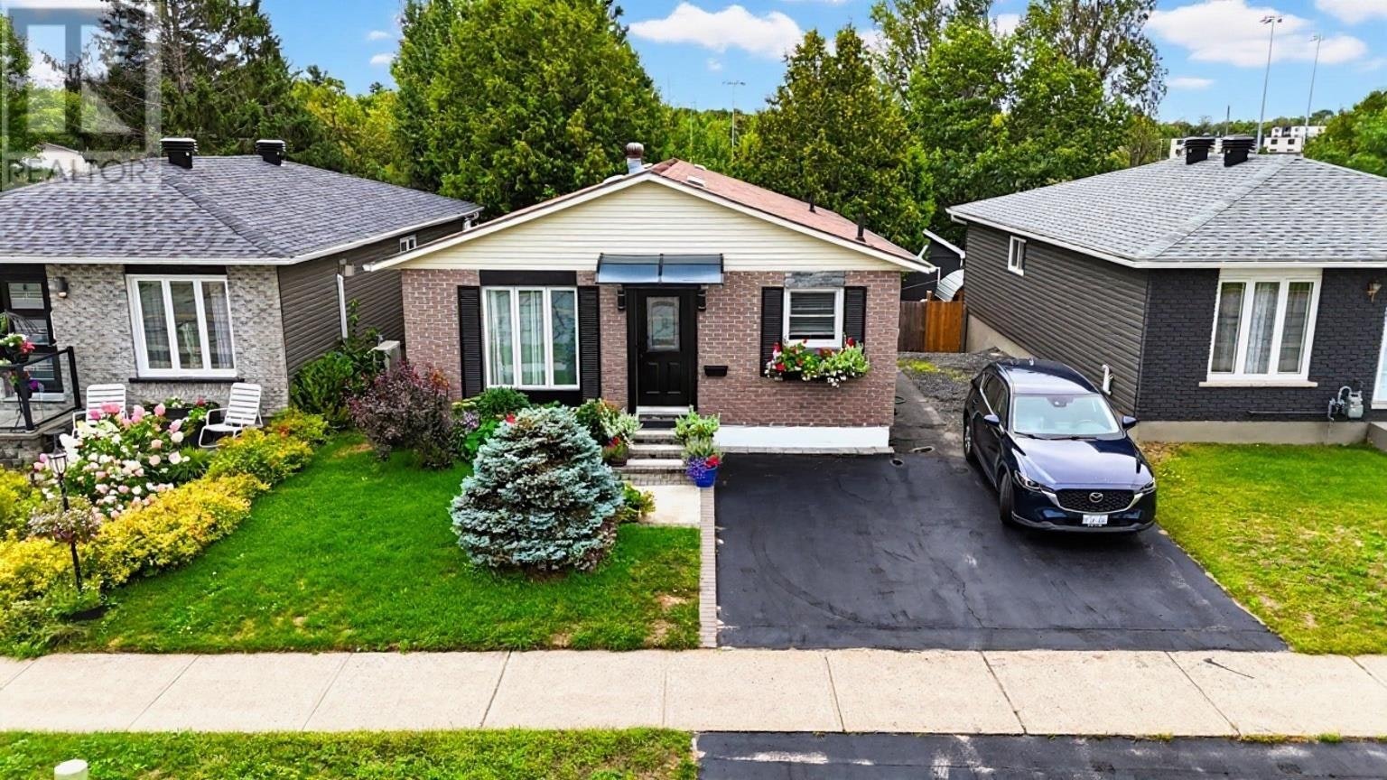 23 Pearson Drive, Elliot Lake, ON, P5A 2V3