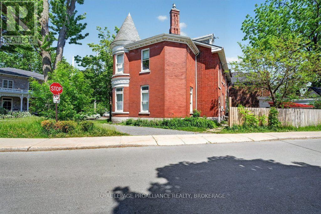 162 Earl Street, Kingston, ON, K7L 2H2