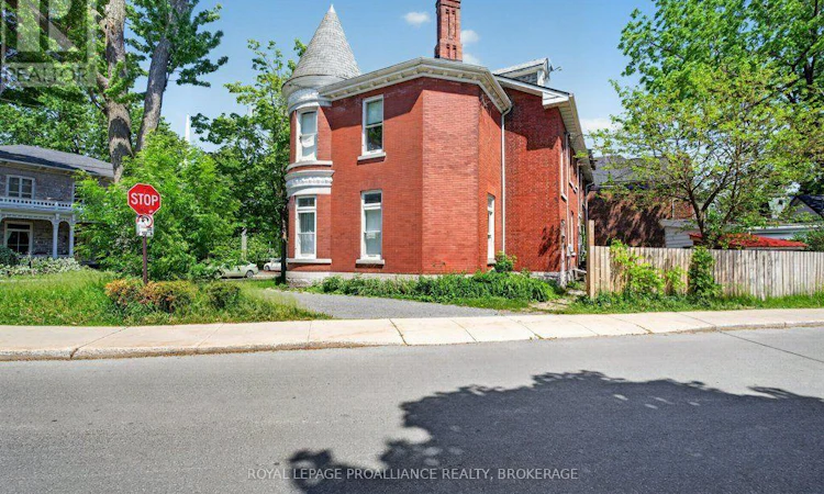 162 Earl Street