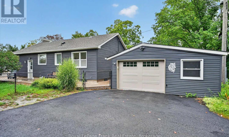 878 Valleyview Drive
