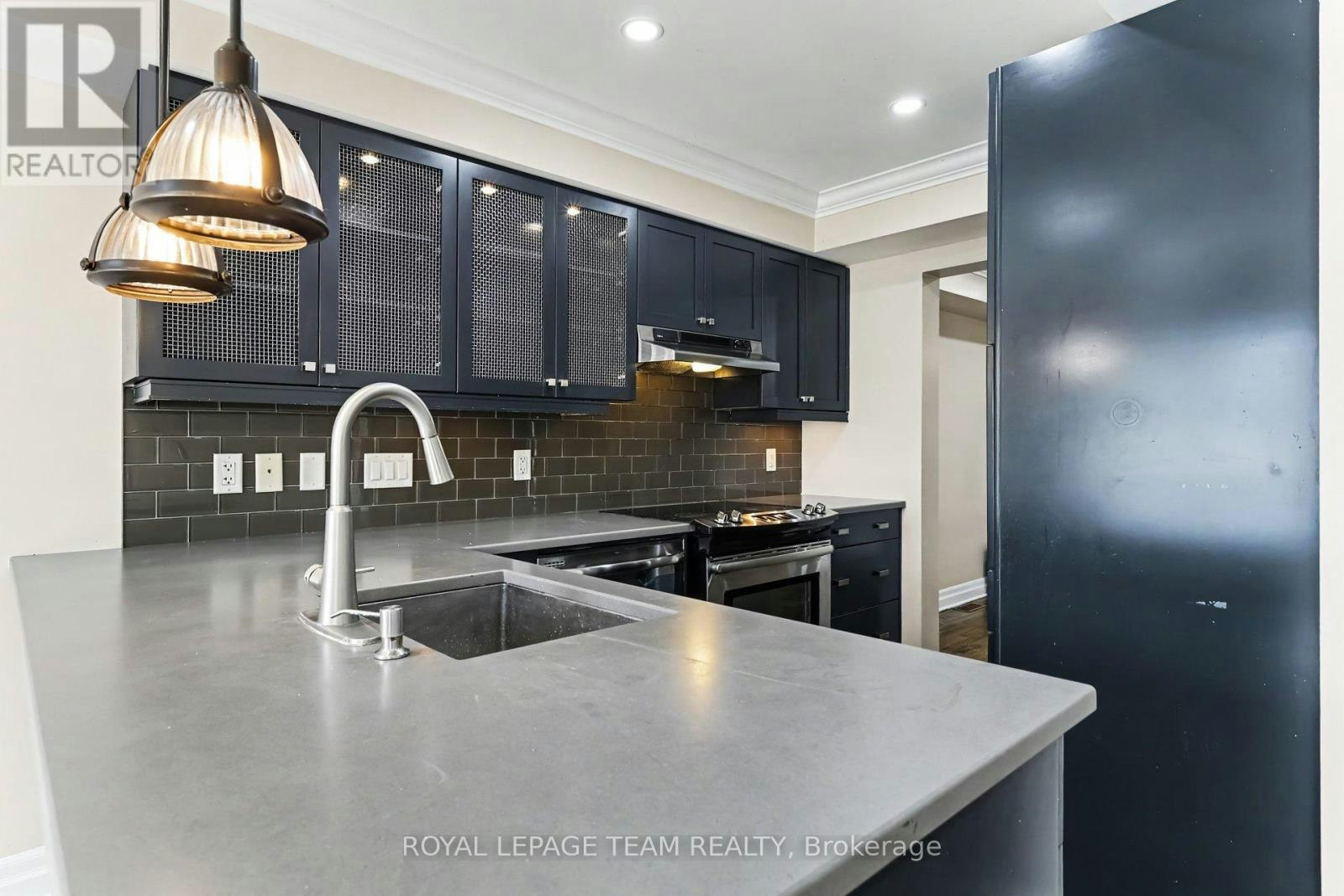 406 Heathrow Private, Ottawa, ON, K2S 0M9 - 6