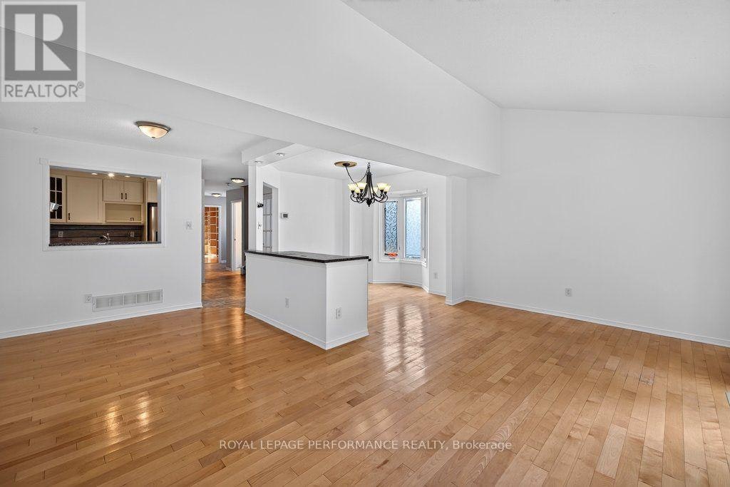 83 Kathleen Crescent, Ottawa, ON, K2S 1L8 - 10