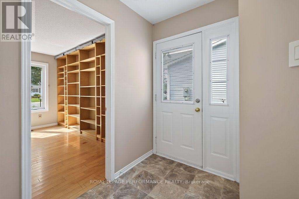 83 Kathleen Crescent, Ottawa, ON, K2S 1L8 - 5