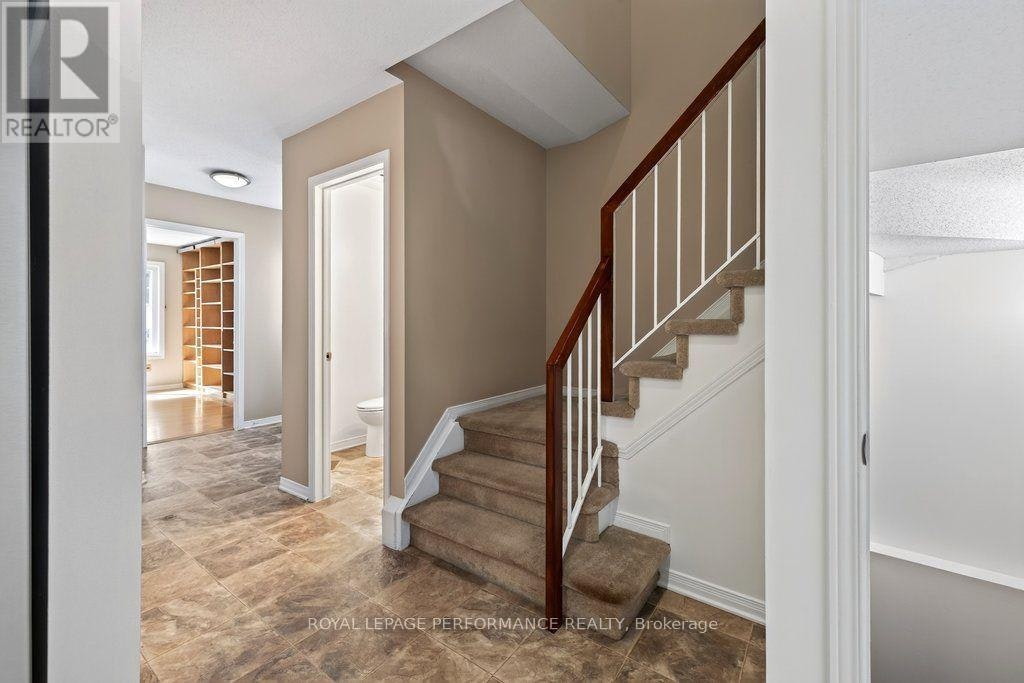 83 Kathleen Crescent, Ottawa, ON, K2S 1L8 - 6