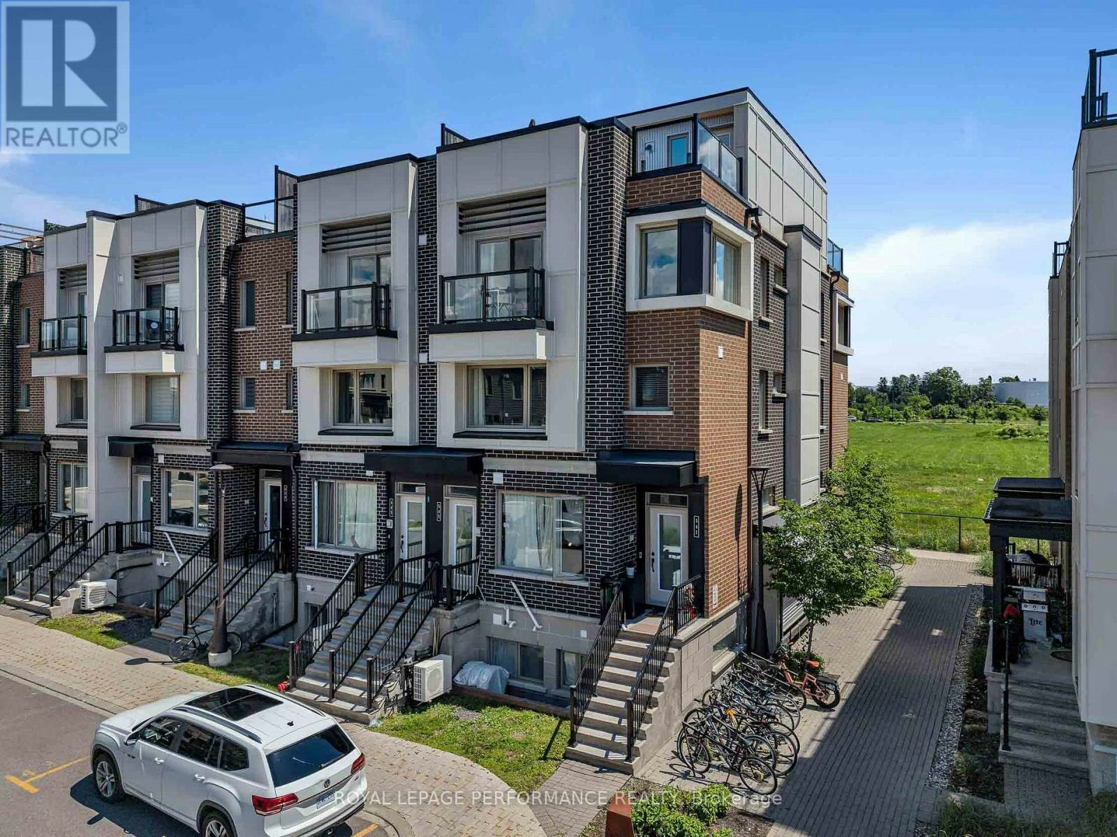 547 Ozawa Private, Ottawa, ON, K1K 4Z8