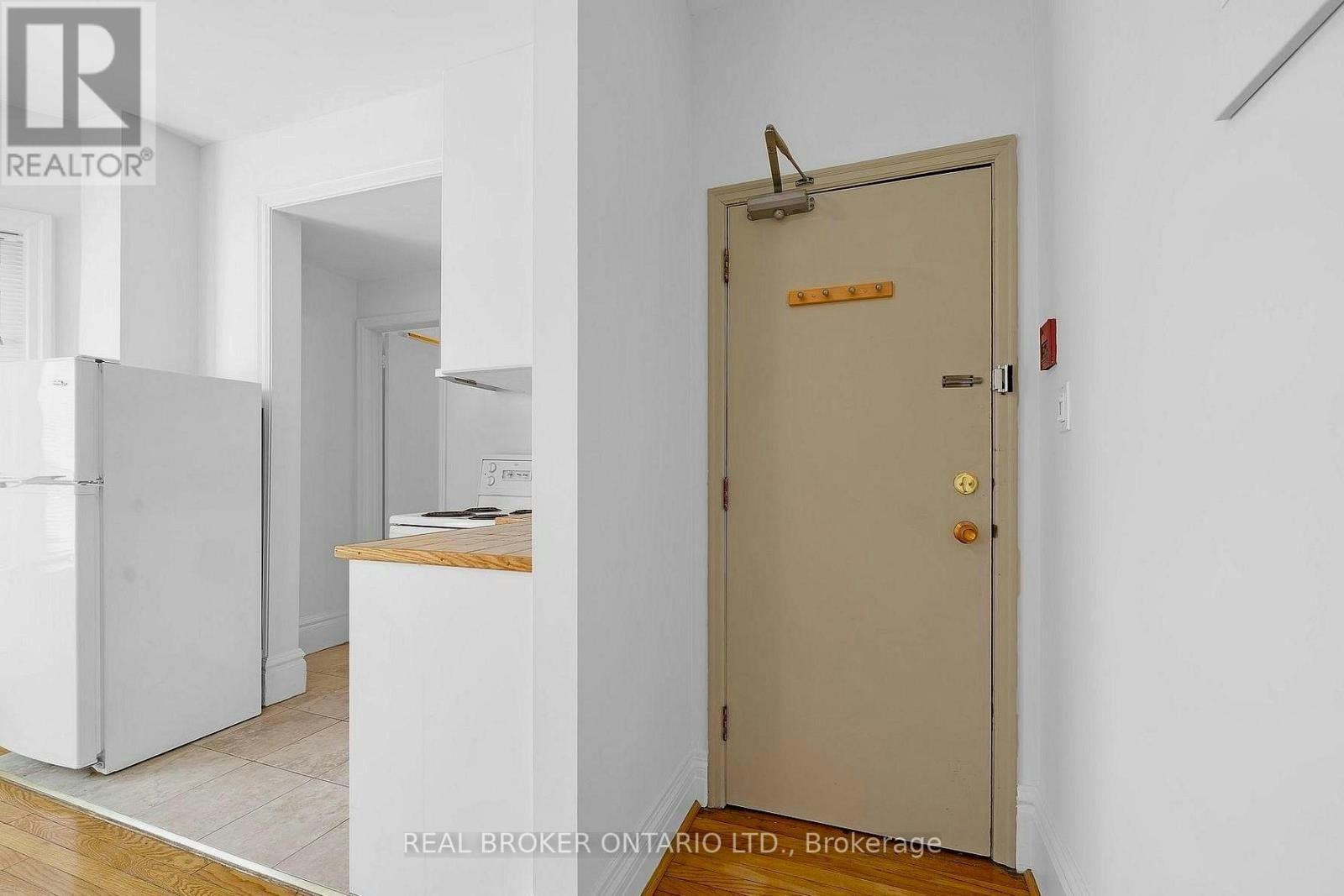 2-16 Foxbar Road, Toronto, ON, M4V 2G6 - 2