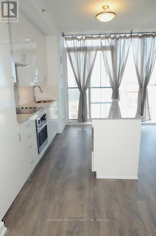 3509-426 University Avenue, Toronto, ON, M5G 1S9 - 5