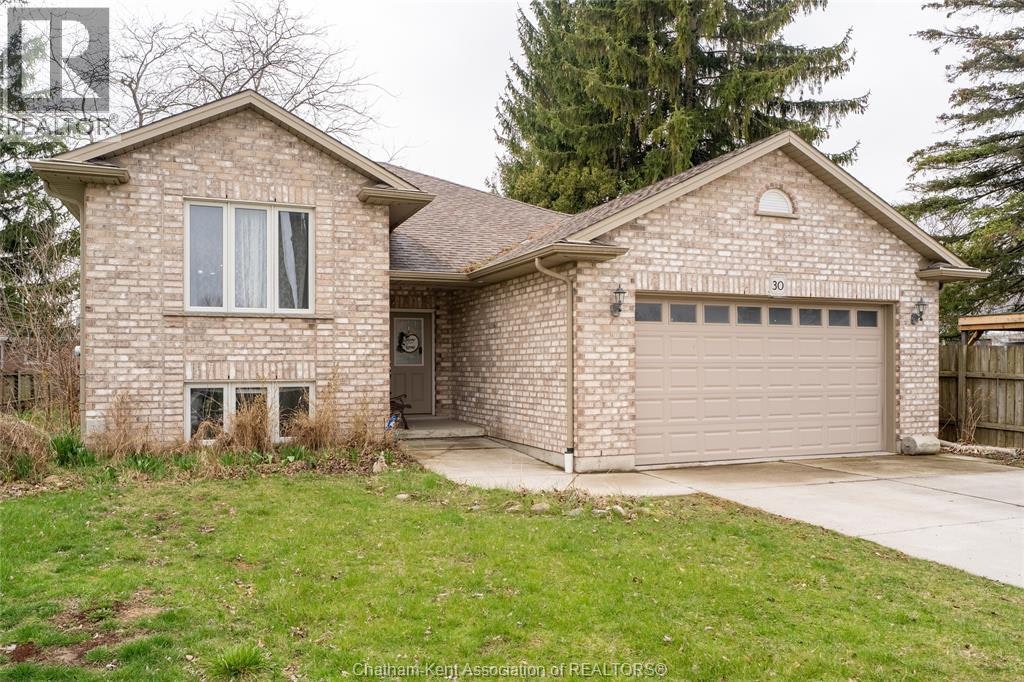 30 St Michael Avenue, Chatham-Kent, ON, N7M 2E4