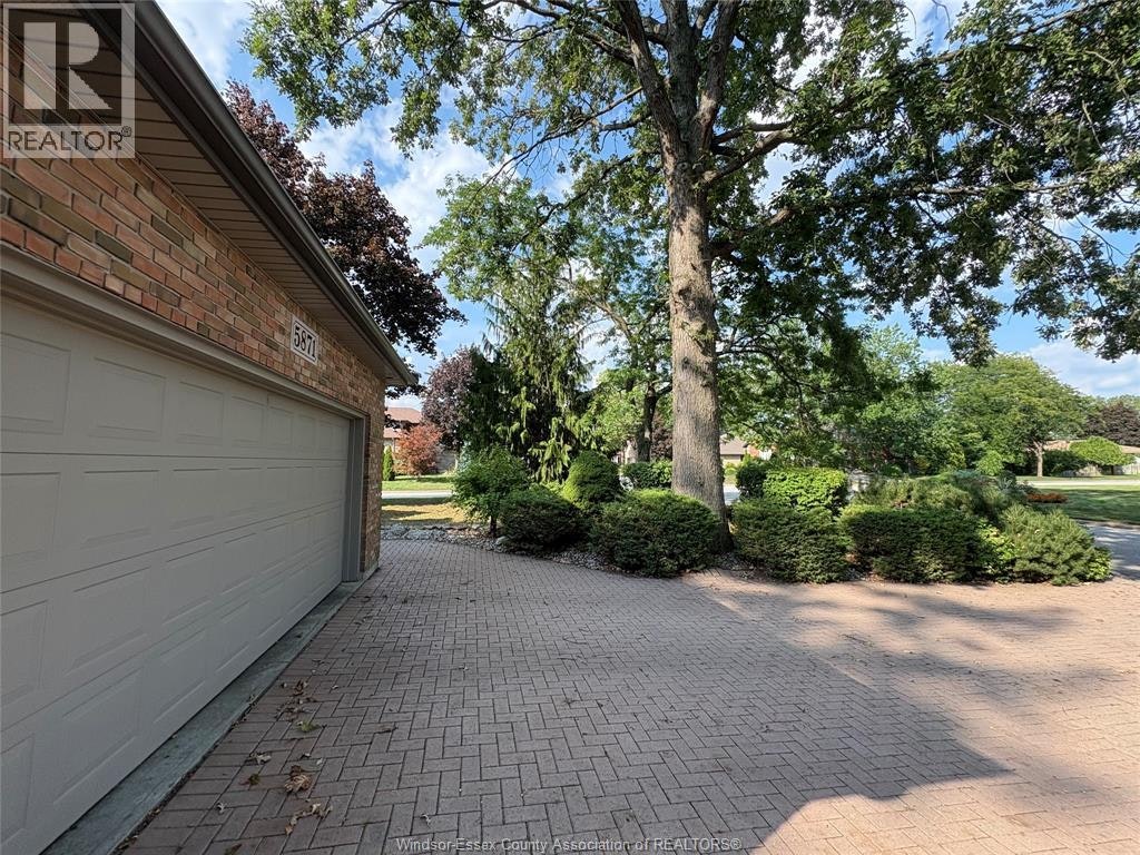 5871 Bagley Avenue, Lasalle, ON, N9H 2K6 - 46