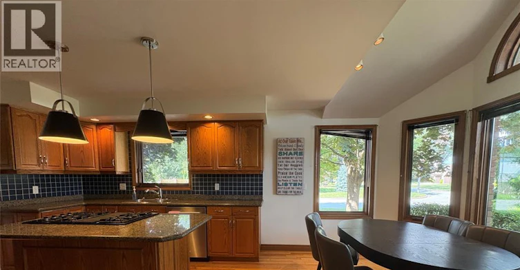 5871 Bagley Avenue, Lasalle, ON, N9H 2K6 - 6
