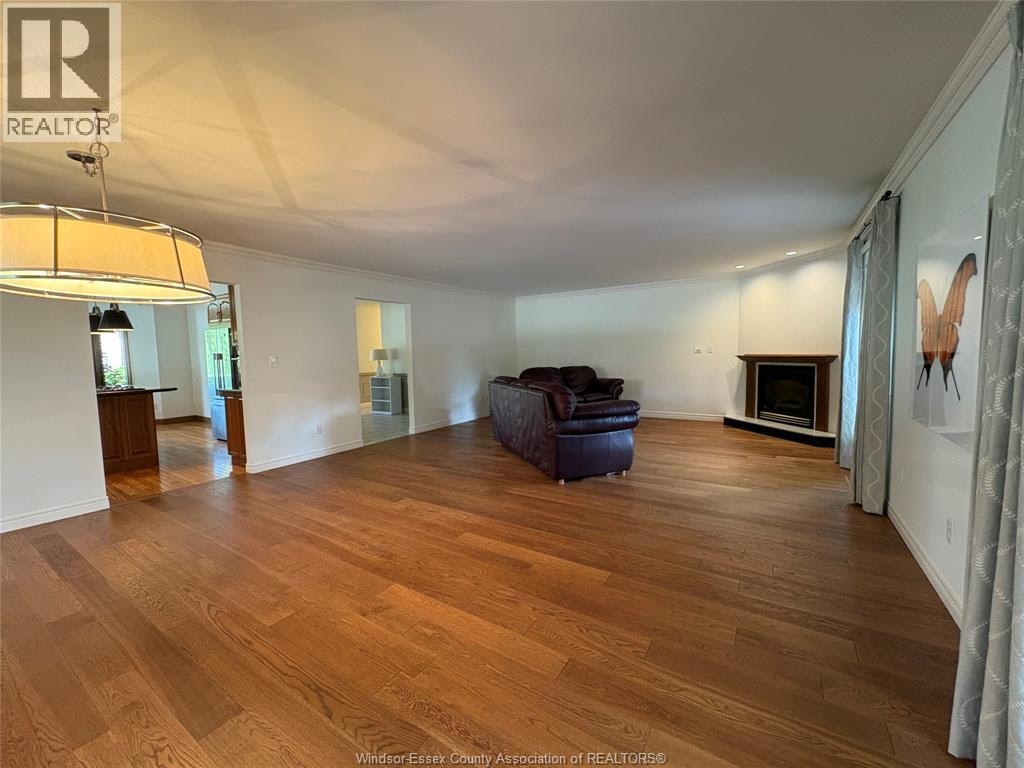 5871 Bagley Avenue, Lasalle, ON, N9H 2K6 - 12