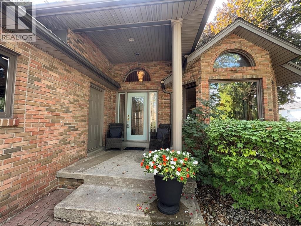 5871 Bagley Avenue, Lasalle, ON, N9H 2K6 - 3