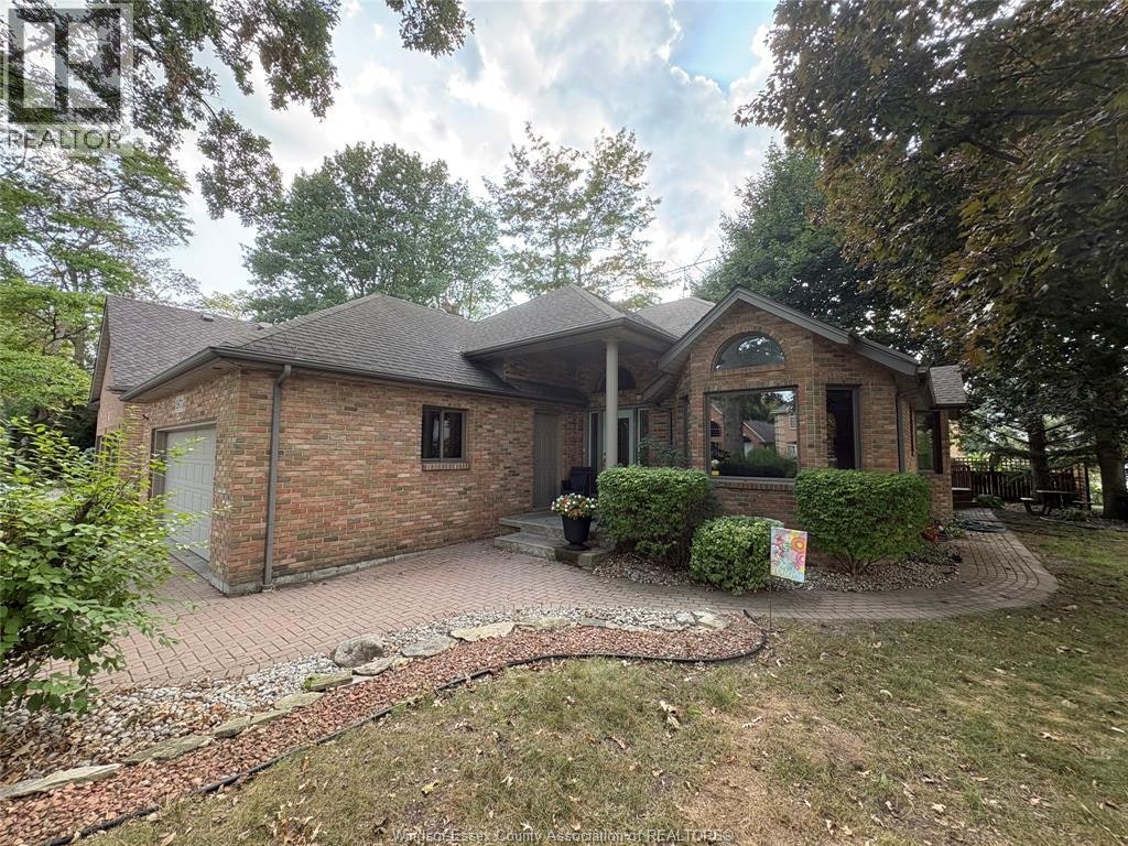 5871 Bagley Avenue, Lasalle, ON, N9H 2K6 - 2