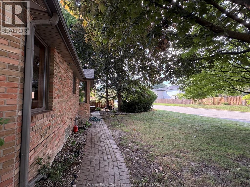 5871 Bagley Avenue, Lasalle, ON, N9H 2K6 - 44