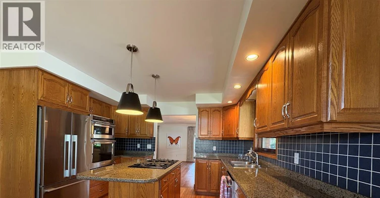 5871 Bagley Avenue, Lasalle, ON, N9H 2K6 - 8
