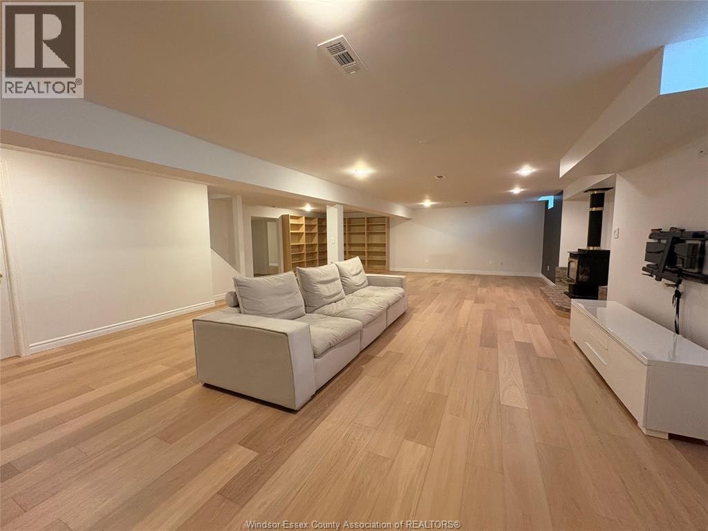 5871 Bagley Avenue, Lasalle, ON, N9H 2K6 - 31