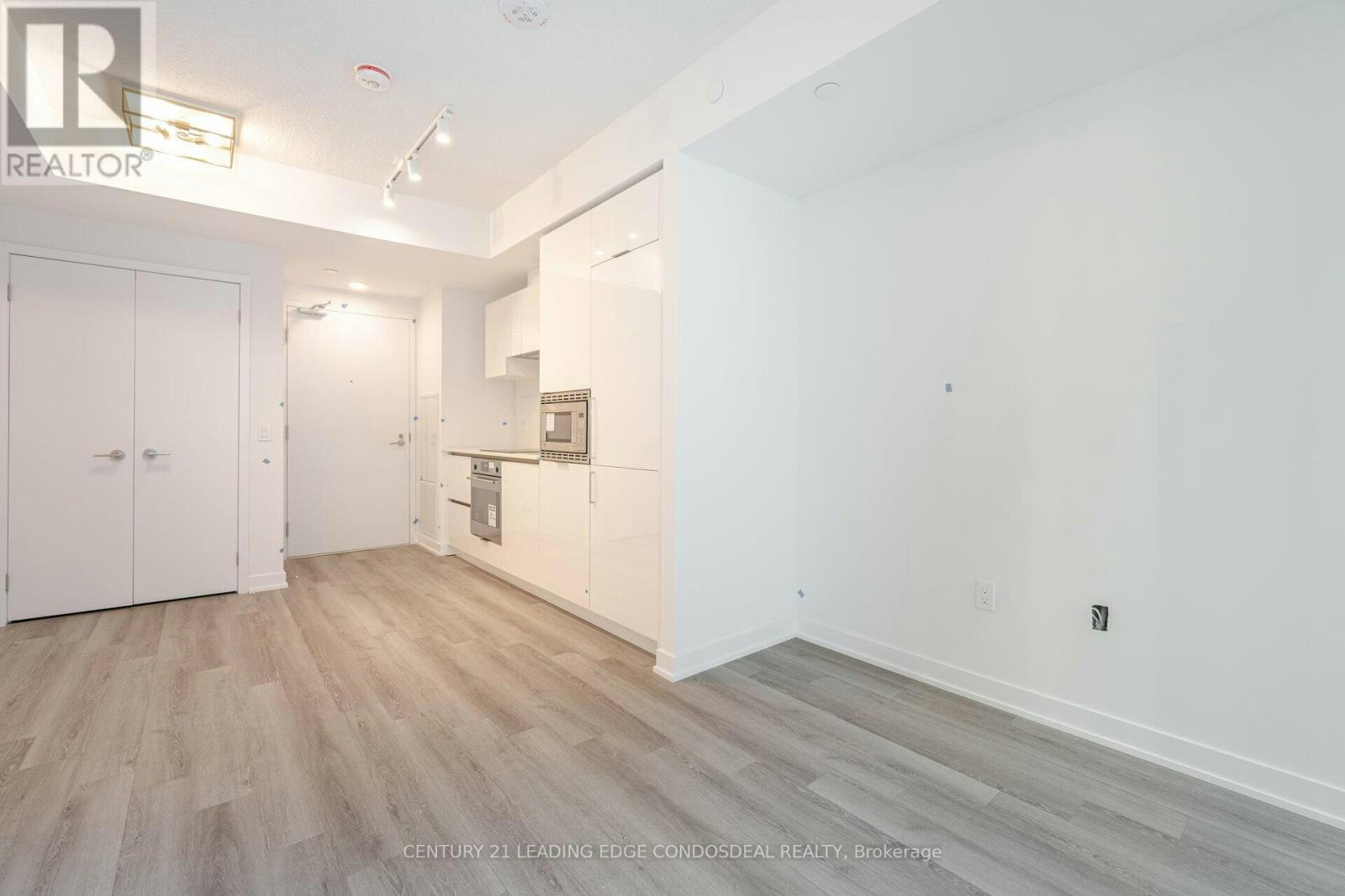 802-238 Simcoe Street, Toronto, ON, M5T 0E2 - 16