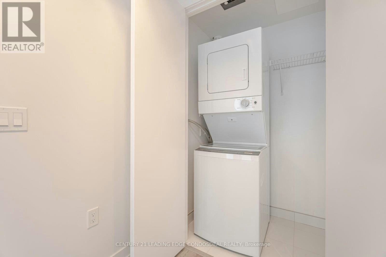 802-238 Simcoe Street, Toronto, ON, M5T 0E2 - 23