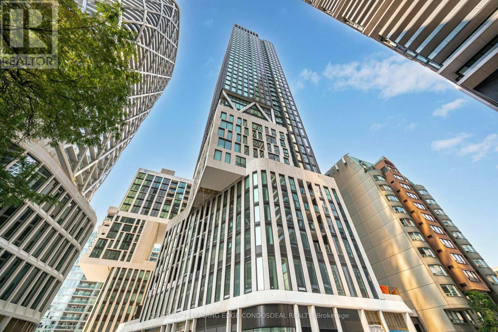 802-238 Simcoe Street, Toronto, ON, M5T 0E2
