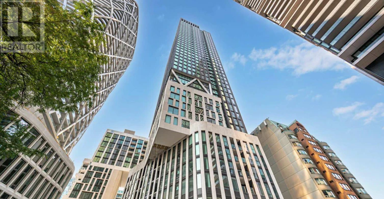 802-238 Simcoe Street, Toronto, ON, M5T 0E2