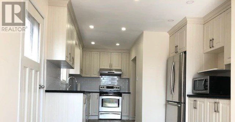 5 Reiber Crescent, Toronto, ON, M2H 1C3 - 2