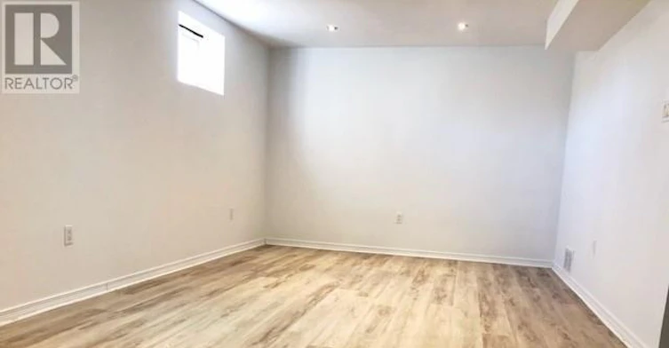 5 Reiber Crescent, Toronto, ON, M2H 1C3 - 7