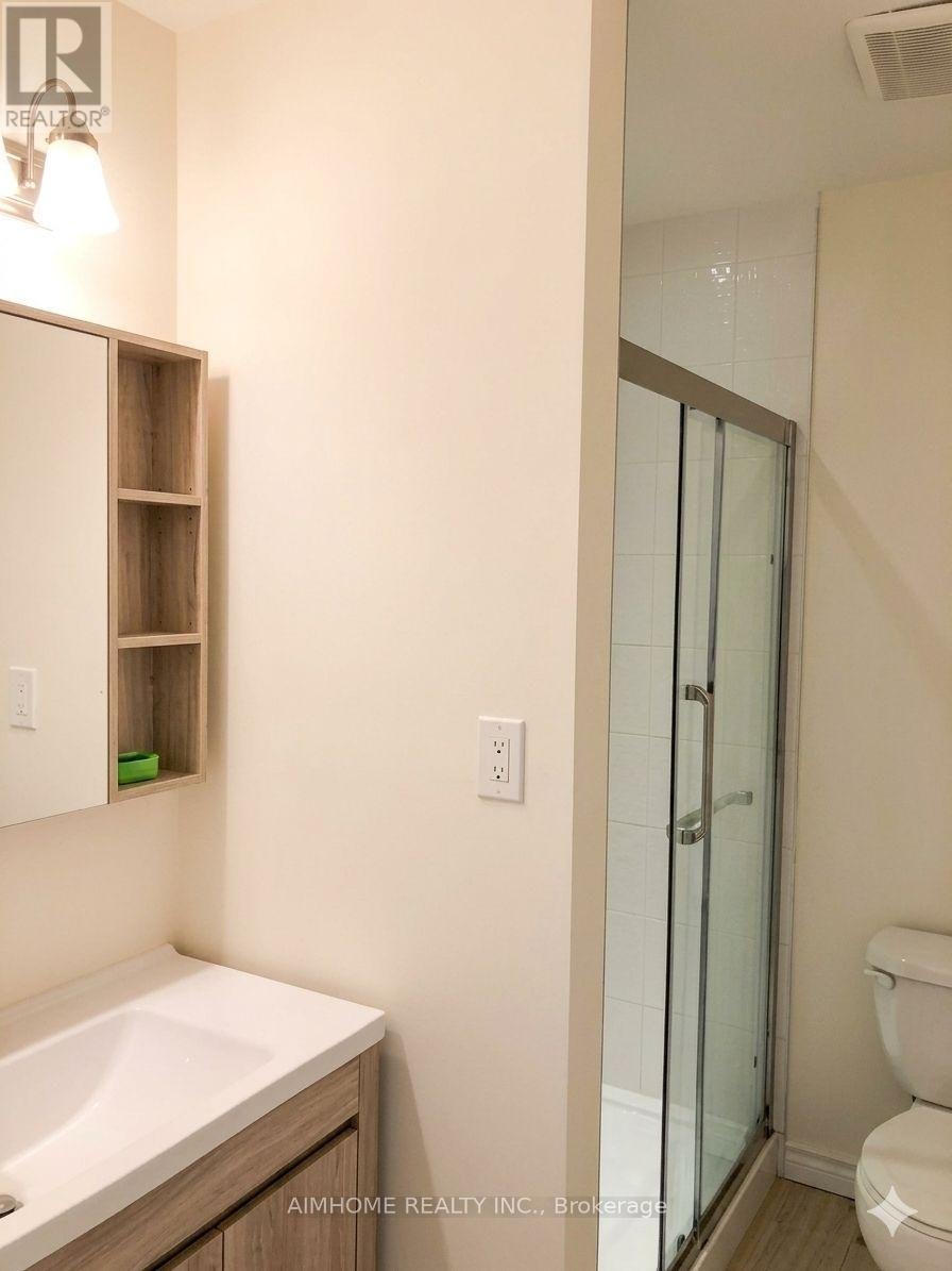 5 Reiber Crescent, Toronto, ON, M2H 1C3 - 8