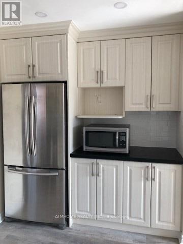 5 Reiber Crescent, Toronto, ON, M2H 1C3 - 3