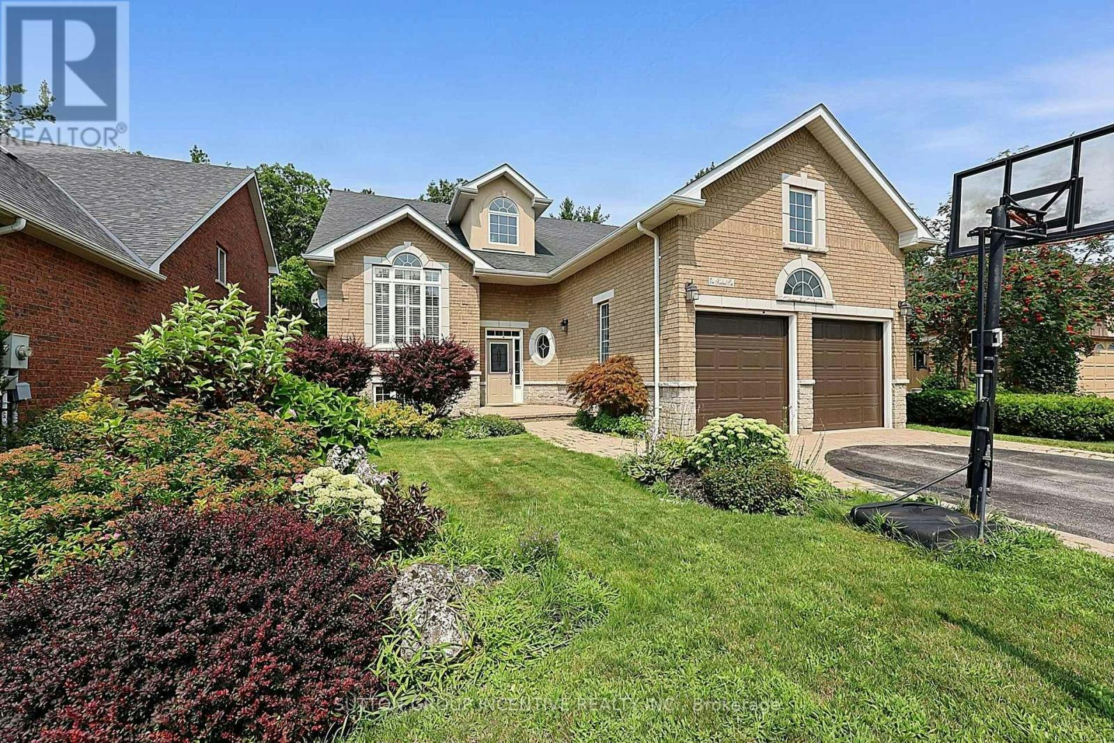 102 Cumming Drive, Barrie, ON, L4N 0C7