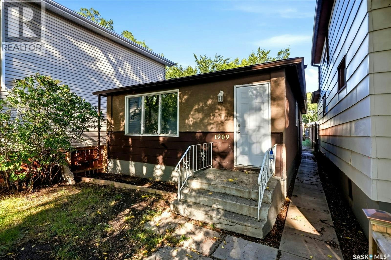 1909 Montreal Street, Regina, SK, S4P 1L4