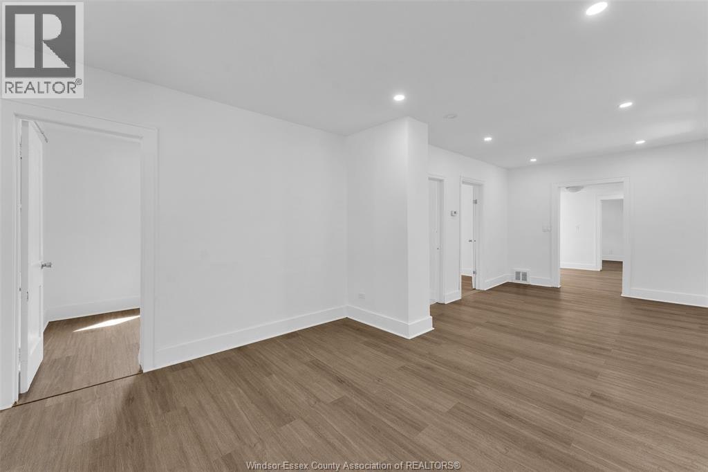 3622 Queen, Windsor, ON, N9C 1N9 - 4