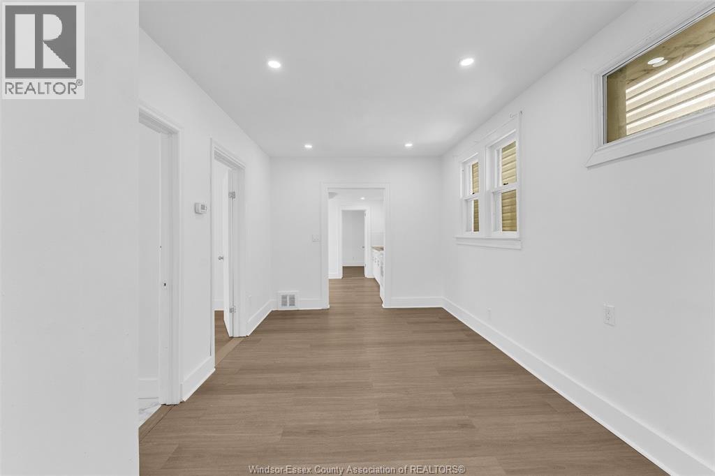 3622 Queen, Windsor, ON, N9C 1N9 - 3