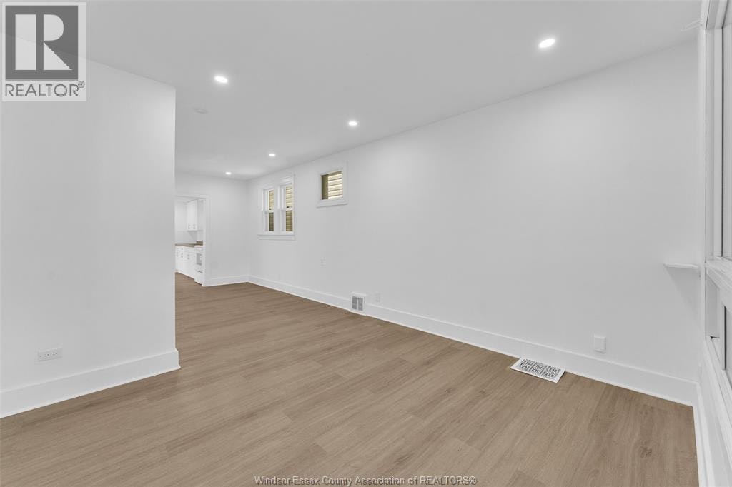 3622 Queen, Windsor, ON, N9C 1N9 - 2