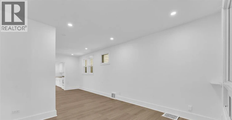 3622 Queen, Windsor, ON, N9C 1N9 - 2