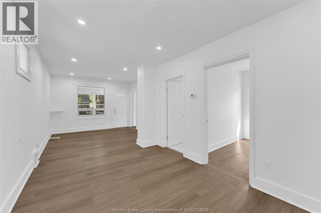 3622 Queen, Windsor, ON, N9C 1N9 - 5