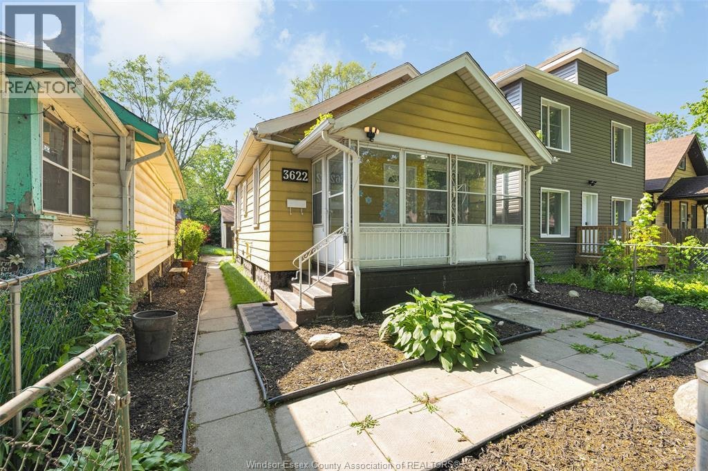 3622 Queen, Windsor, ON, N9C 1N9